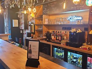 Local commercial bar à vin