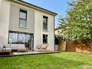 Villa T4 récente avec jardin et stationnements – Secteur calme à Bruguières