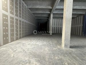 Local commercial 443 m²