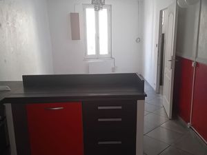 LA SEYNE : maison de ville indépendante surface 72.m2