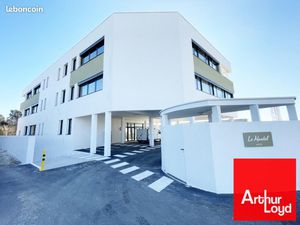 Bureaux 608 m²