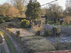 Terrain constructible dans un cocon de verdure