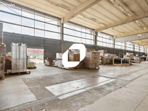 Local industriel 1 718 m²