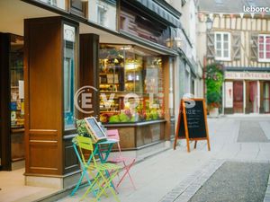 Local commercial 85 m²