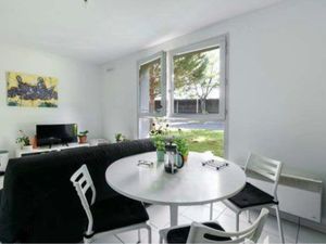 Particulier loue T2 30m2 + parking