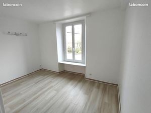 Appartement 53.25 m2 trois pièces 1 étage + terrasse + parking
