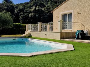 Maison plain-pied avec piscine