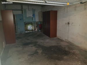 Garage fermé sécurisé dans IMMEUBLE TOULON CENTRE/EST