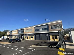 Local d'activité 384 m²