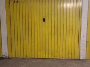 Garage/box 13 m² Guyancourt