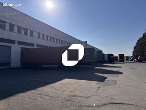 Local industriel 5 378 m²