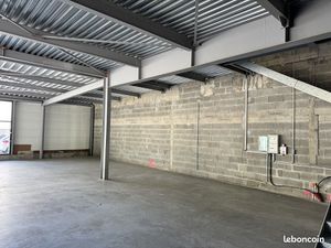 Local commercial 218 m²