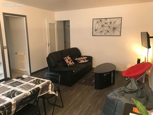 Particulier loue appartement de 70 m2 avec balcon deux chambres quartier centre-ville