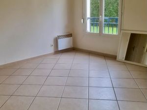 Lamorlaye centre appartement t2 2 parkings