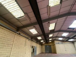 Ancienne usine + terrain industriel