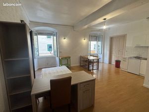 Studio centre ville Corte