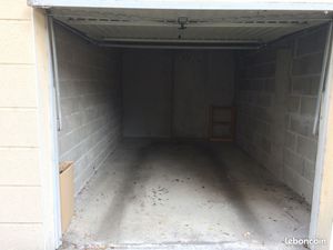 Garage / Parking à La Riche