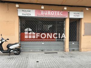 Local commercial 366 m²