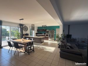 Maison spacieuse et lumineuse