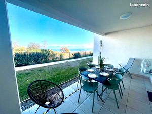 Grand T3 les pieds dans l'eau  piscine  parking