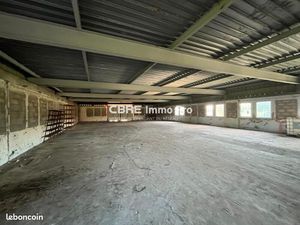 Local industriel 567 m²