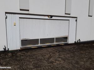 Location garage fermé résidence sécurisée 15m2