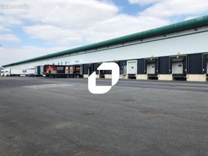 Local industriel 6 100 m²