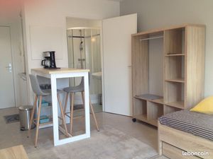 Studio meublé pour stagiaire étudiant(e) - disponible de janvier à mai. Idéalement situé r