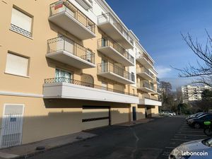 T2 vide de 33 m2 avec balcon Bdx Blvd Godard