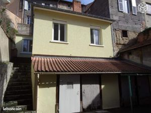 Maison de ville rénovée avec terrasse