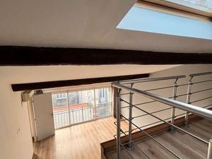 Nîmes entre Carnot et l'Esplanade rue Roussy appartement de type 2 en dernier étage vérita