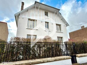 Maison 8 pièces 203 m²