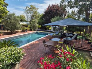 Ensemble immobilier de plein pied située dans un environnement calme sans vis à vis