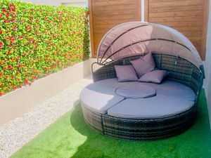 T3 Meublé d’exception – Dernier Étage – 2 Terrasses de 17 m² chacune – Parking privé – La 