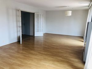 T3 Vide place du Salin avec BALCON ET PARKING