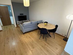 Appartement T3 rénové – Idéal couple ou petite famille – Proche tram & commerces