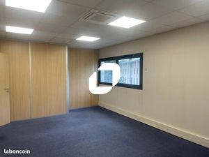 Bureau 247 m²