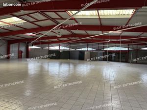 Local d'activité 1 438 m²