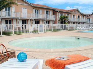 Joli T3 avec piscine  palmiers et jardin