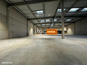 Local logistique 3 256 m²