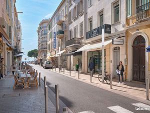 T3 meublé carré d'or Cannes croisette