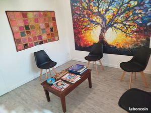 Bureau profession libérale 10m2 + 9 m2 s. D'attente