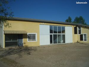 Local Commercial à Louer de 253 m2