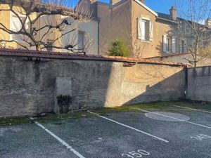 Place de parking à louer / Quartier Blandan / 39 euros