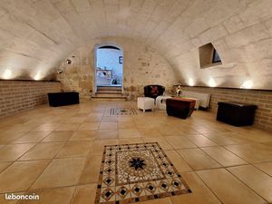 Maison de 203 m² avec dépendances  logement indépendant et grand terrain