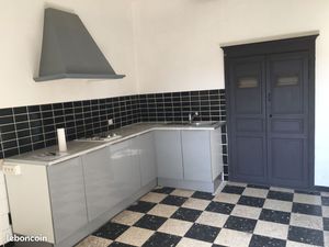 T1/T2 36m2 terrasse jardinet LUYNES Aix en Provence