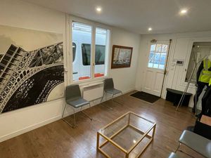 Bureau à louer - 15 m² - Charges comprises