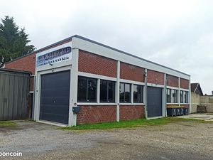 Local commercial : Entrepôt et bureaux