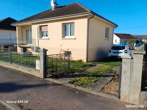 Location 03600 commentry