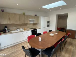 Chambre 1 pièce 130 m²